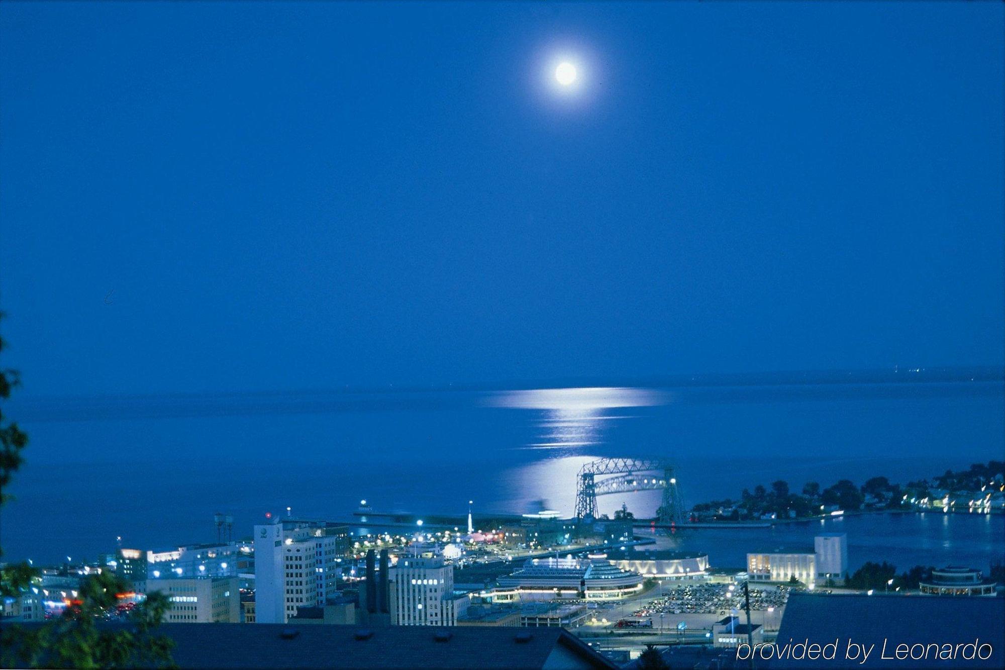 Radisson Hotel Duluth-Harborview Exteriör bild